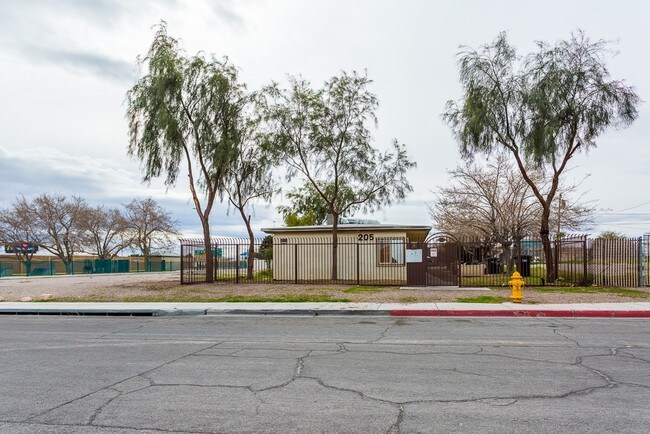 Foto del edificio - 205 Jackson Ave