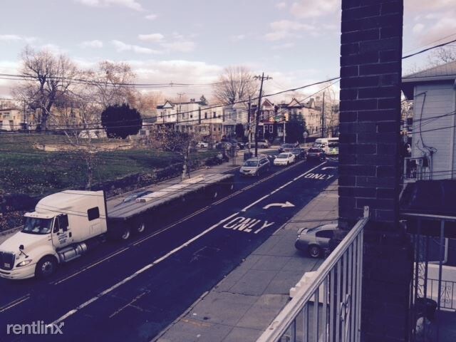 Foto del edificio - 2 br, 1 bath  - 217 Manhattan Ave 1