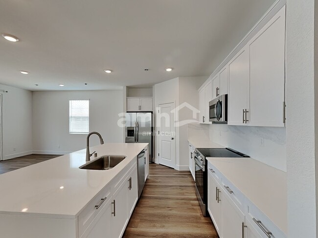 Building Photo - 9141 Fiesta Impatiens Ct
