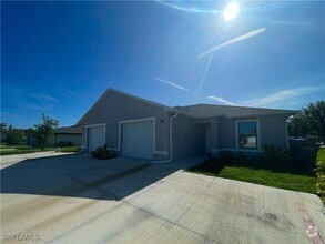 Building Photo - 3605 SW 8th Pl