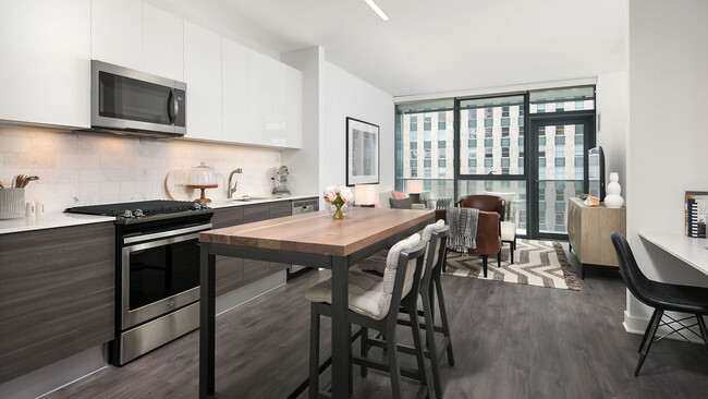 Building Photo - 225 W Hubbard St