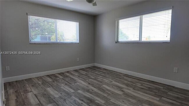 Foto del edificio - 220 SW 80th Ave
