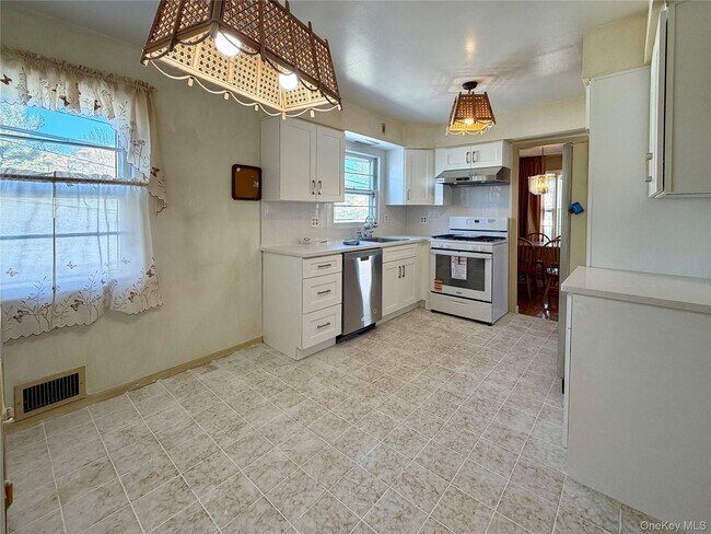 Foto del edificio - 24-14 215th St