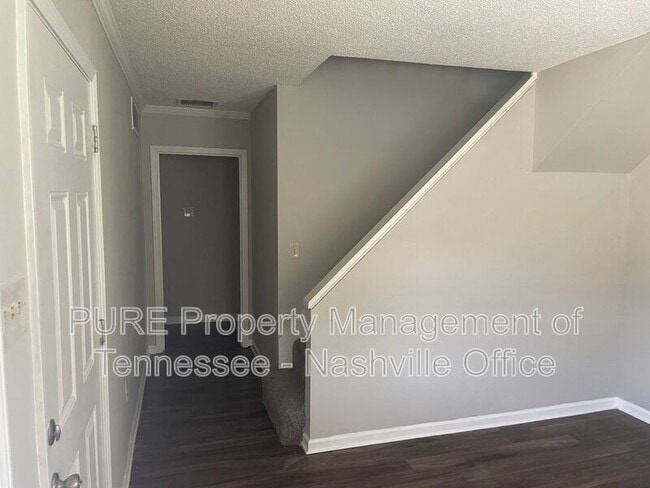 Building Photo - 1441 Whitney Ave