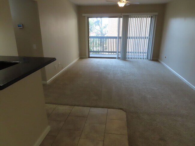 Foto del edificio - Updated Two Bedroom Condo in Fashion Valley / Mission Valley