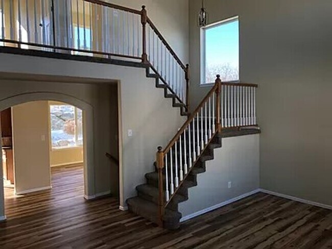 Building Photo - 1319 Lily Lake Dr