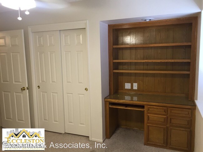 Foto del edificio - 6412 Pine Borough Ct