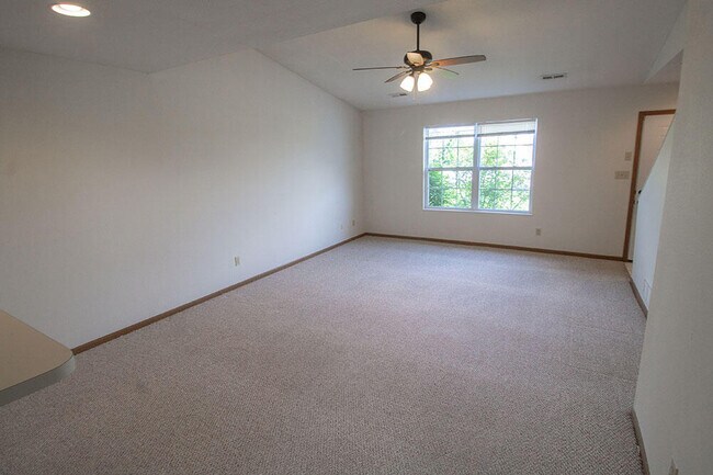 Building Photo - 1506 Typhoon Ct