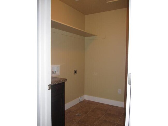 Foto del edificio - Beautiful Layton Townhome for Rent