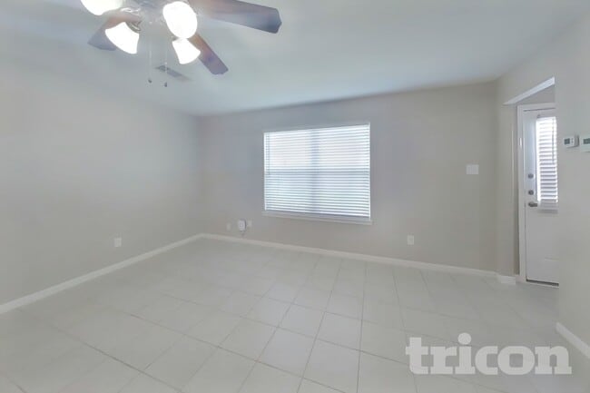 Building Photo - 628 Totem Trail Dr