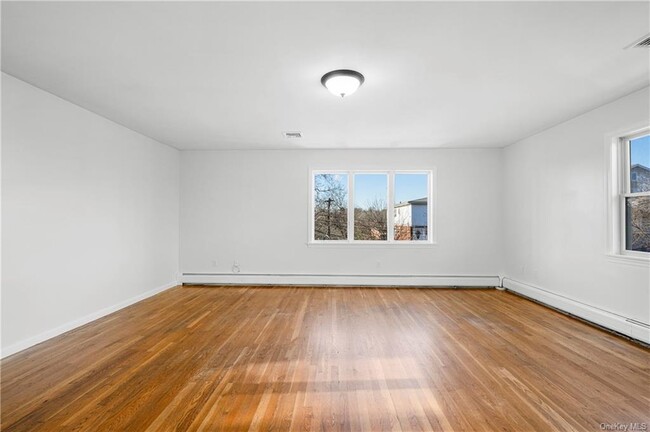 Building Photo - 453 N Terrace Ave