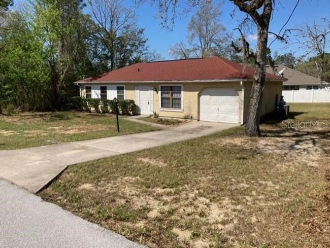 Building Photo - 2/2 Home in Silver Springs Shores