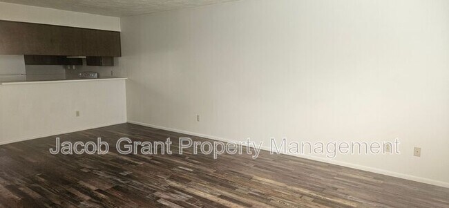 Foto del edificio - 693 N Fanning