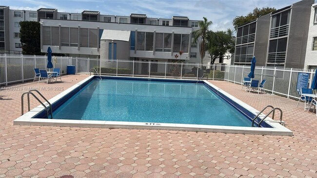 Foto del edificio - 14185 SW 87th St