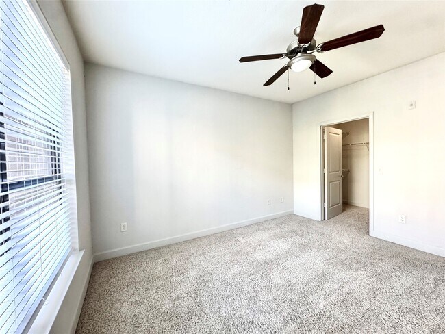 Foto del edificio - 3333 Weslayan St