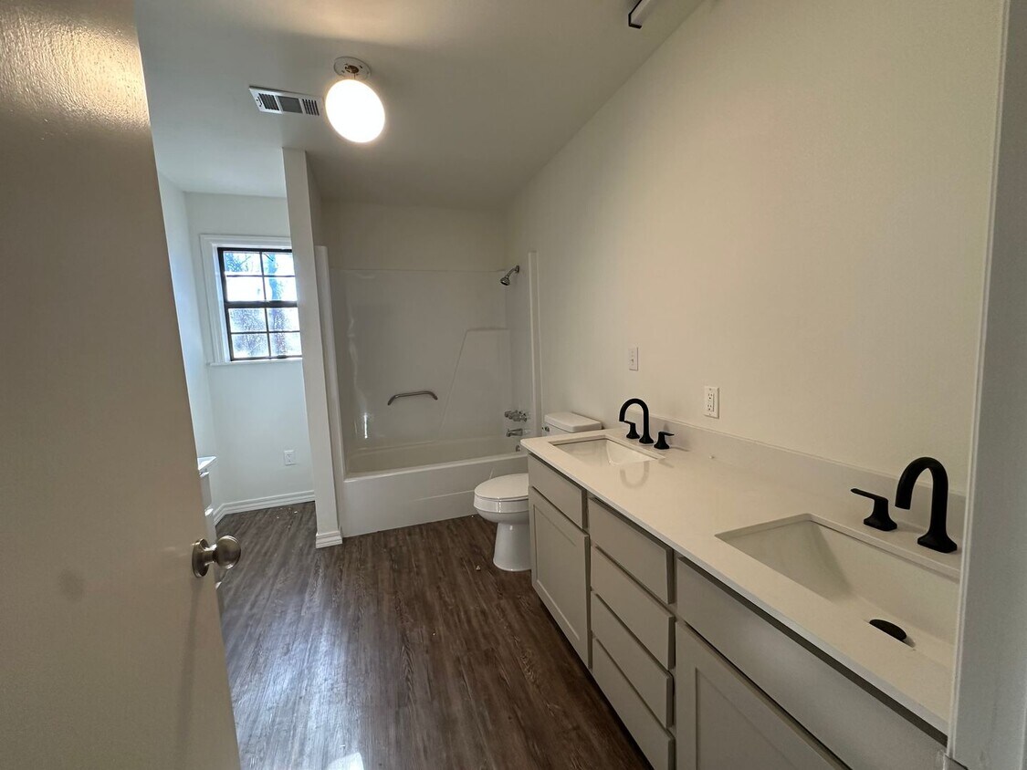 Building Photo - **Coming Soon**Welcome to this charming 4-bedroom, 2-bathroom home located in the scenic outskirt...