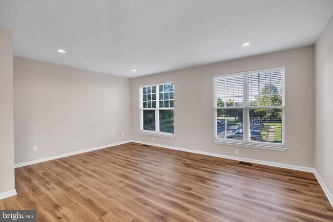 Foto del edificio - 9240 Cascade Falls Dr