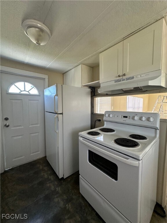 Building Photo - 333 Lantern Ln