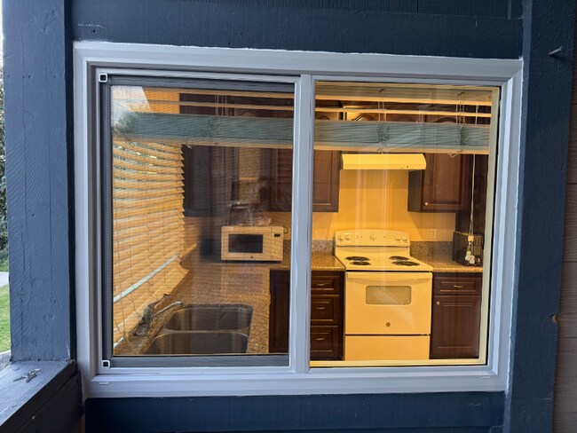 Building Photo - 753 Windwood Dr