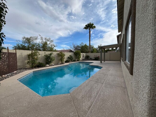 Foto del edificio - Summerlin Beauty