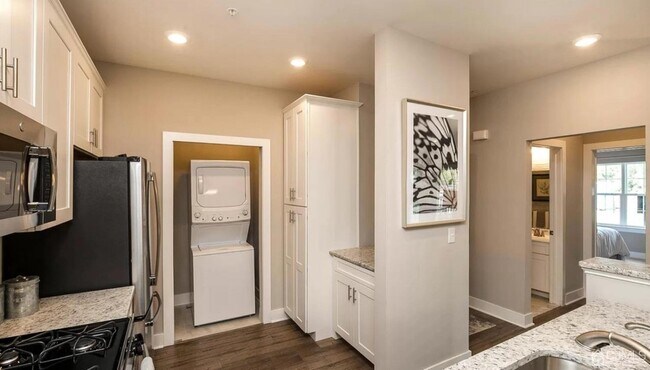 Building Photo - 937 Vanderbergh Blvd