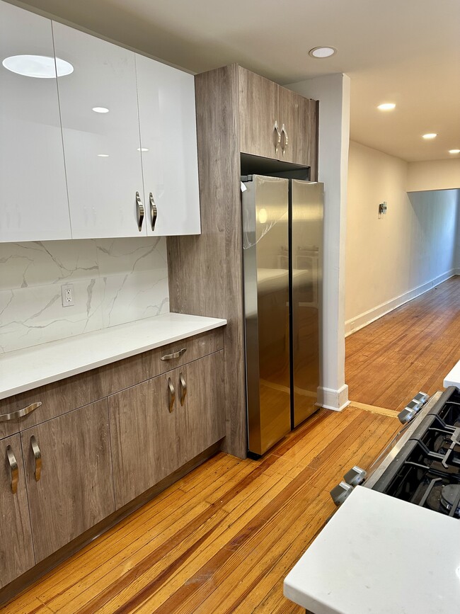 Newly renovated kitchen, stainless steel appliances, oversized SAMSUNG freezer/refrig. - 328 High St