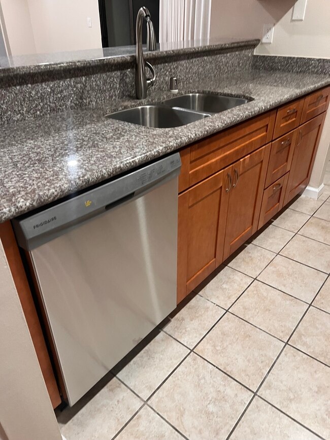 Building Photo - 281 Juana Ave