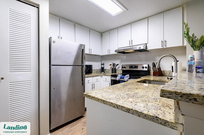 Foto del edificio - 1000 Palm Pl Dr NE