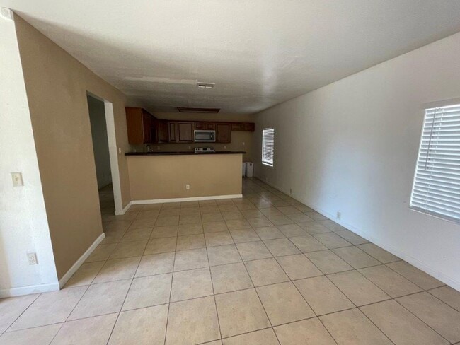 Photo - 600 S Roosevelt St Townhome