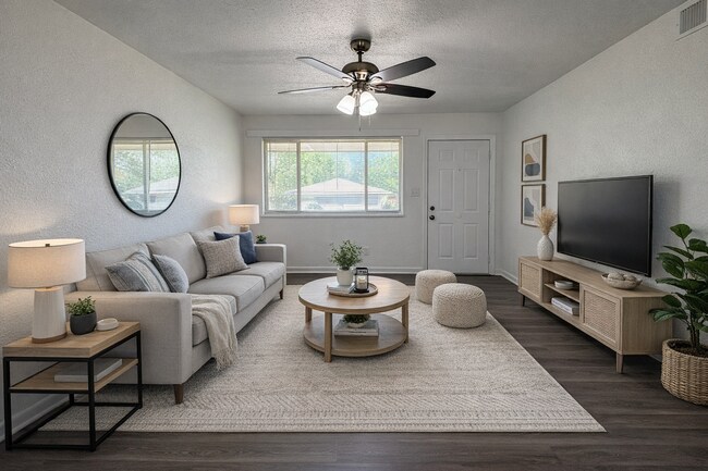 Foto del edificio - 2333 Becker Pl