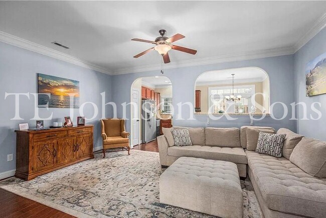 Foto del edificio - Beautiful 2 Bedroom Townhome with Bonus Room, Garage, and High End Finishes