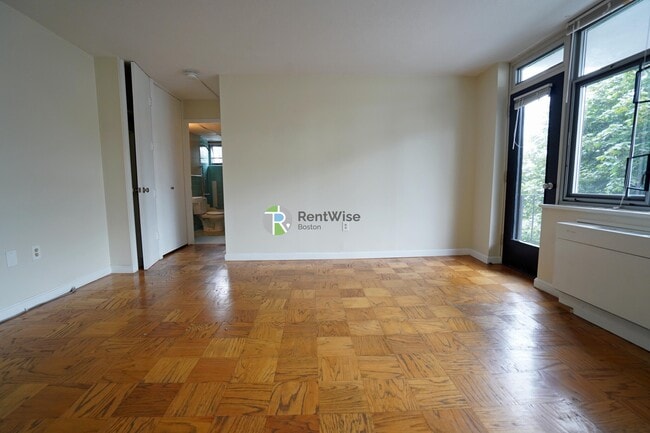 Building Photo - 125 Trapelo Rd