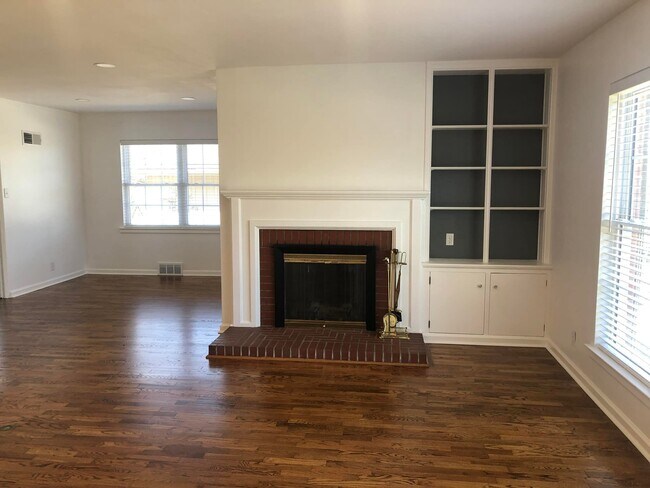 Foto del edificio - 1201 Henderson Ave