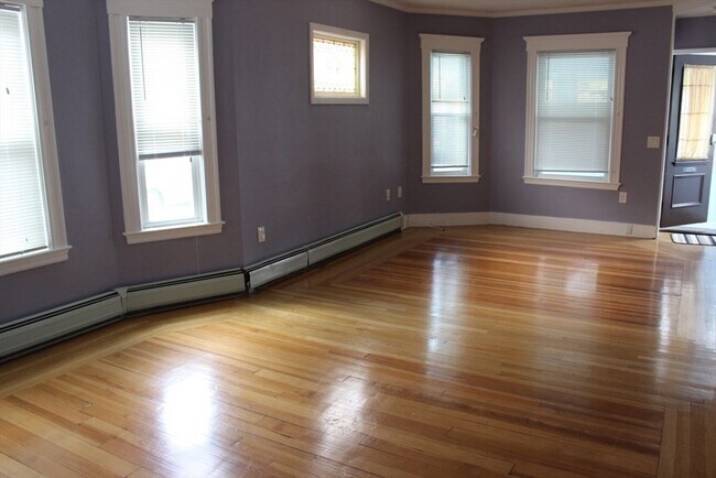 Building Photo - 139 Langdon Ave
