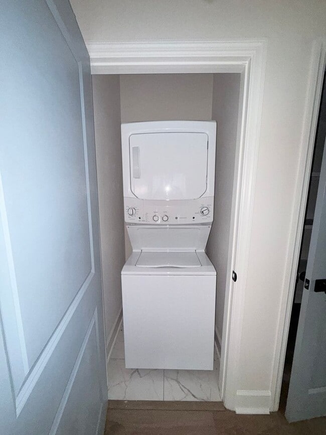 Foto del edificio - 1327 N Bronough St