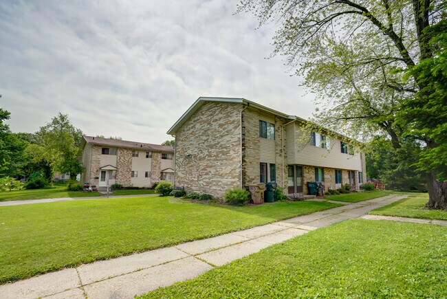 Foto del edificio - 5813 Balsam Rd