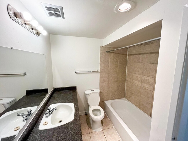 Building Photo - Gateway Place