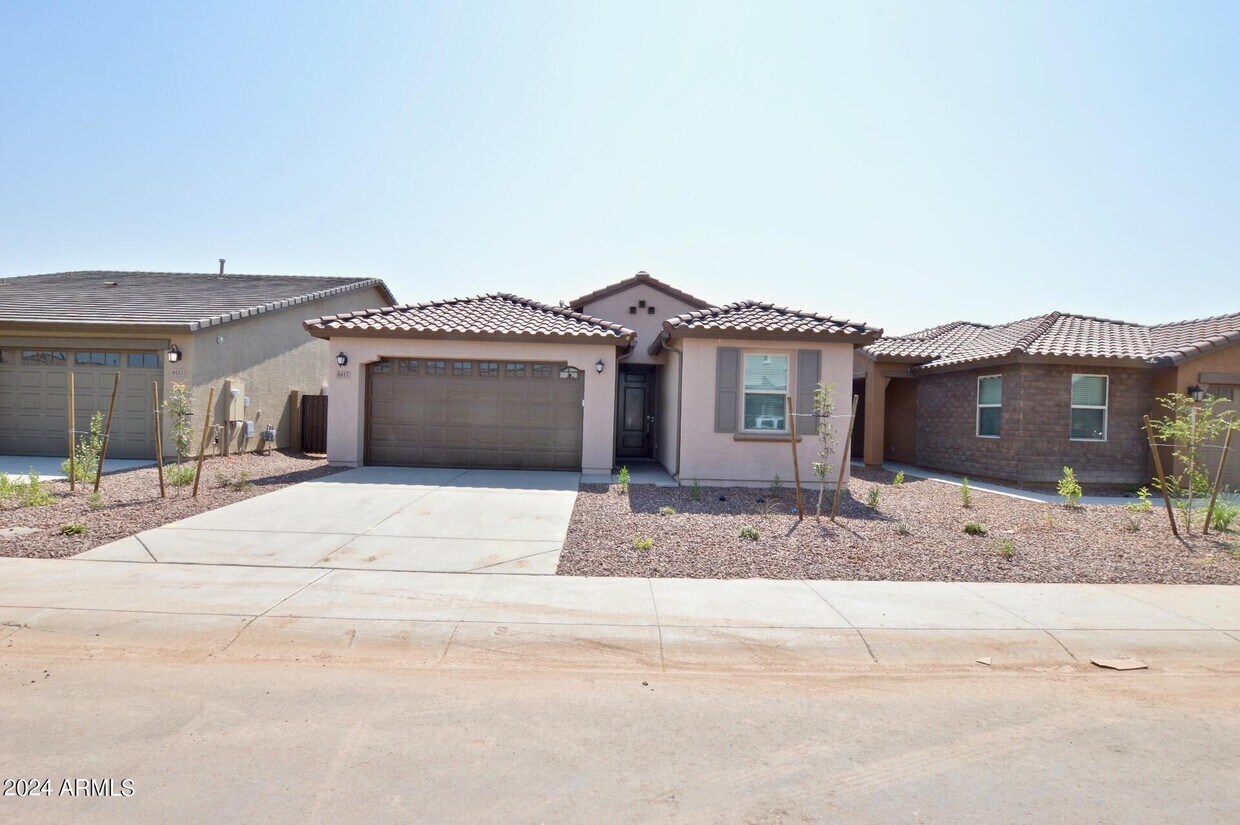 Foto principal - 9417 W Devonshire Ave
