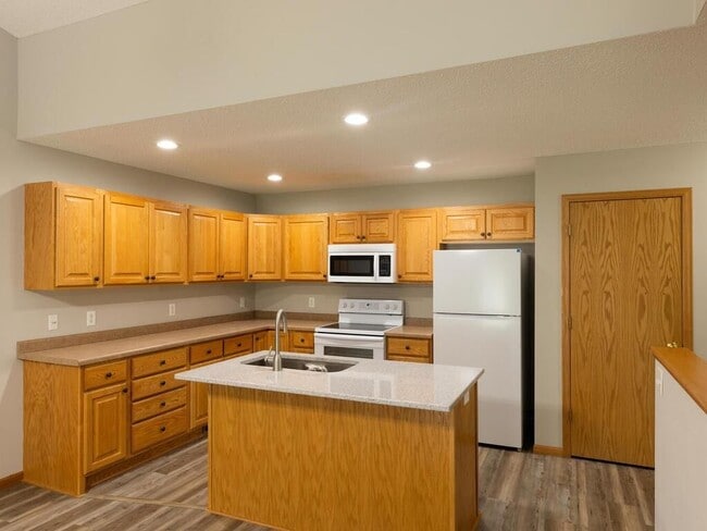 Building Photo - 11532 Alpine Dr