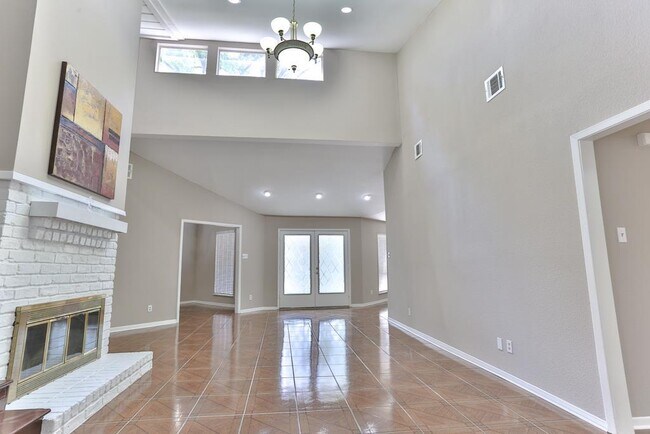 Building Photo - 16414 De Lozier St