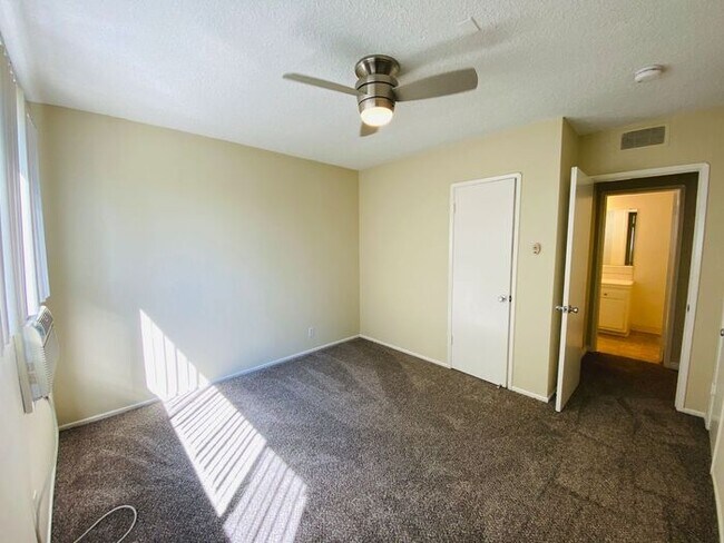 Foto del edificio - Beverly Hills Adjacent