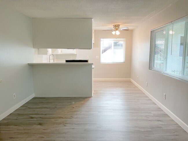Building Photo - 15828 S Denker Ave