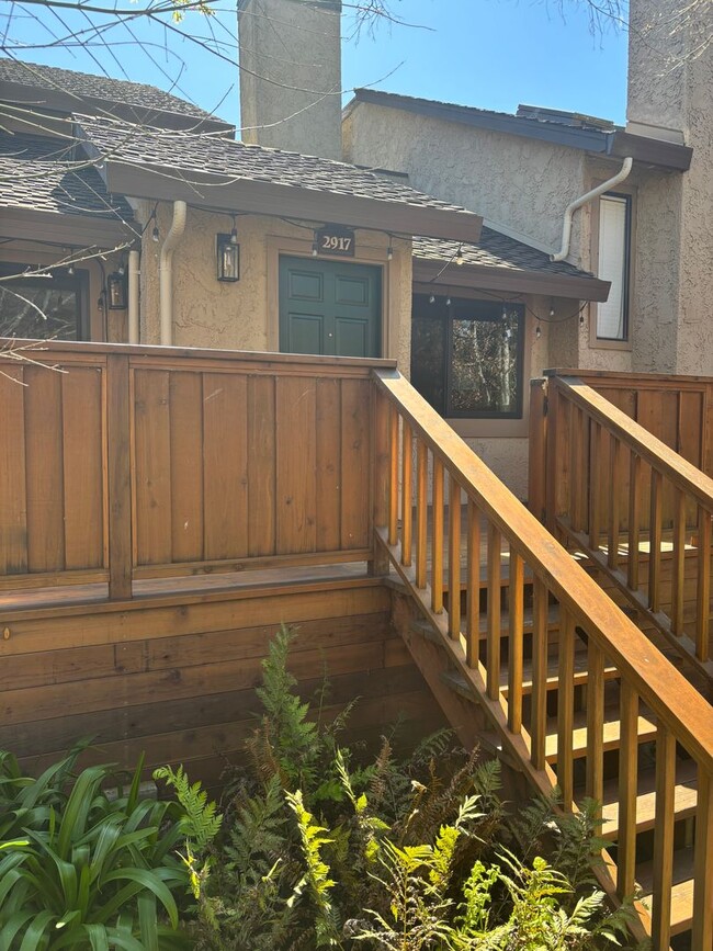 Building Photo - 2917 Crocker Ct