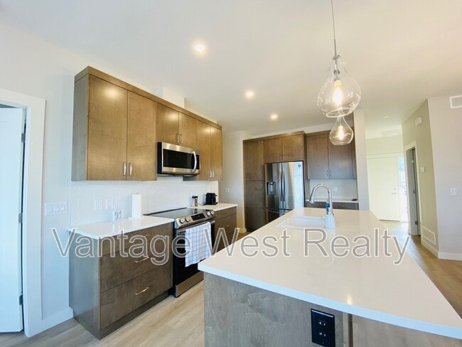Building Photo - 3356 Aspen Ln