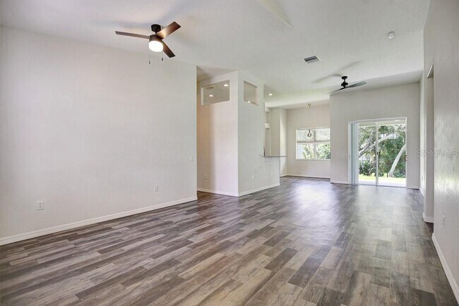 Building Photo - 6204 Whimbrelwood Dr
