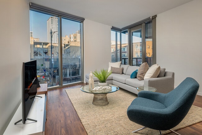 Foto del edificio - 3478 N Broadway