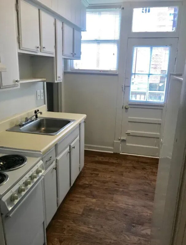 Foto del edificio - 1022 Maplewood Ave