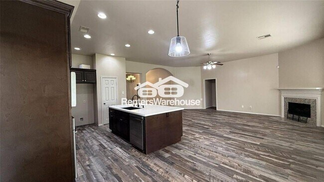 Foto del edificio - 13615 Evening Wind Dr