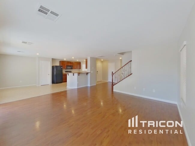 Building Photo - 2425 Cockatoo Dr
