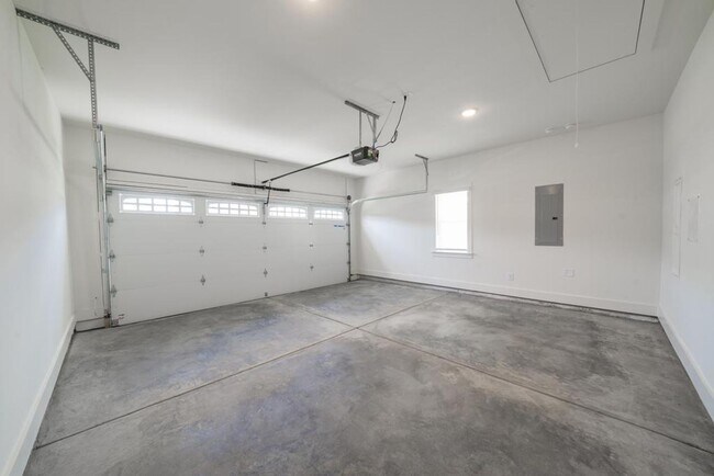 Building Photo - One level home with 2 Car GARAGE and FENCE...